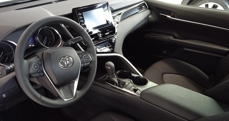 Toyota Camry cena 148990 przebieg: 10, rok produkcji 2023 z Żychlin małe 37